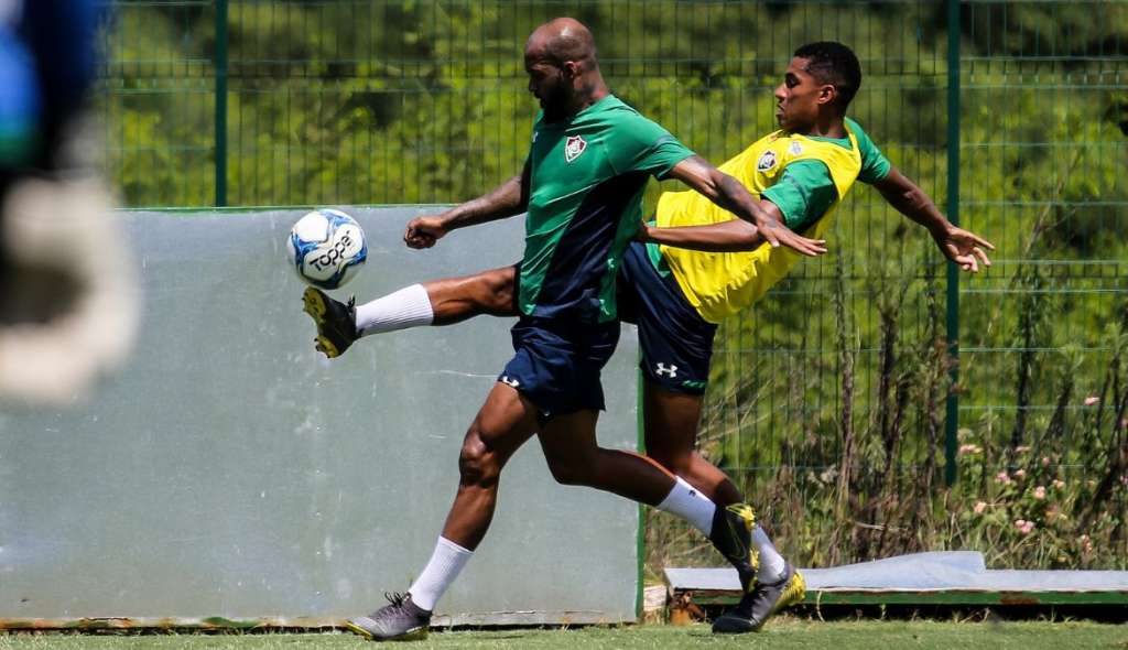 O volante Bruno Silva vai ser julgado e corre o risco de desfalcar o Fluminense diante do Flamengo