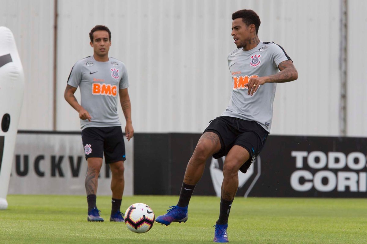 Corinthians x Racing – Em baixa, Timão faz jogo do ano