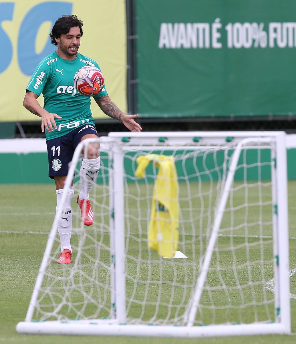 Scarpa e Borja ficam fora de treino no Palmeiras; Goulart é inscrito no Paulistão