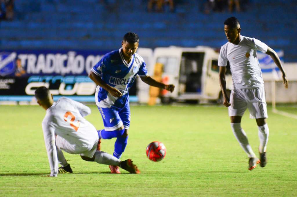 Taubaté fica no empate diante do Atibaia - Bruno Castilho / EC Taubate