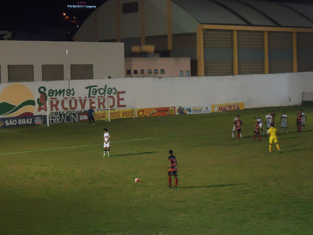 PERNAMBUCANO: Em jogo atrasado, Central vence o Flamengo e retoma a liderança