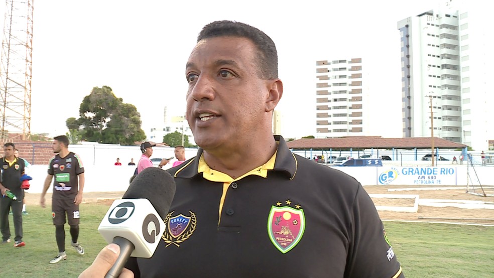 Pernambucano: Petrolina demite Alberto Lima e contrata Neco, conhecido no Estado