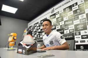 Paulistão: Meia-atacante peruano, Cueva celebra encontro com Sampaoli no Santos