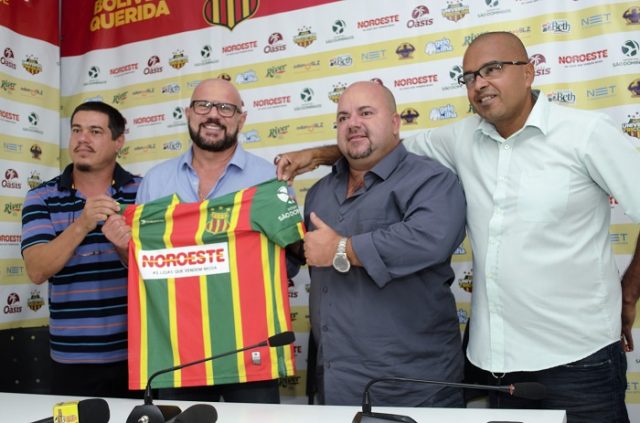 Maranhense: Técnico é apresentado e já comanda primeiro treinamento no Sampaio Corrêa