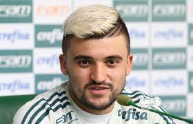 Palmeiras estende contrato do lateral Victor Luís até 2022