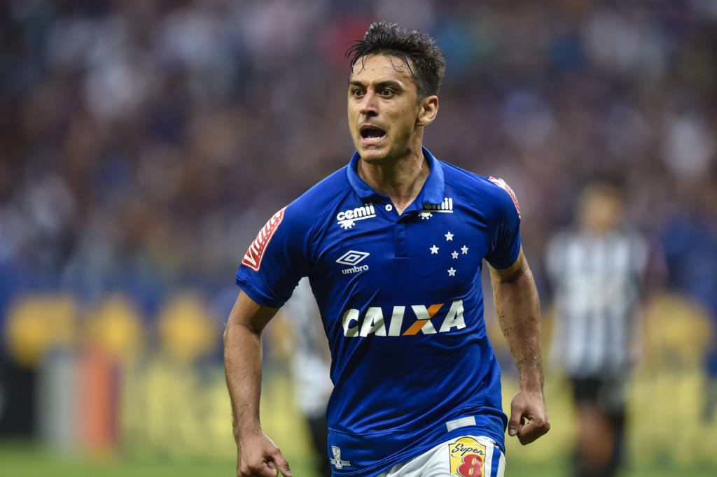 Mineiro: Por decisões em casa, Robinho valoriza busca do Cruzeiro por liderança