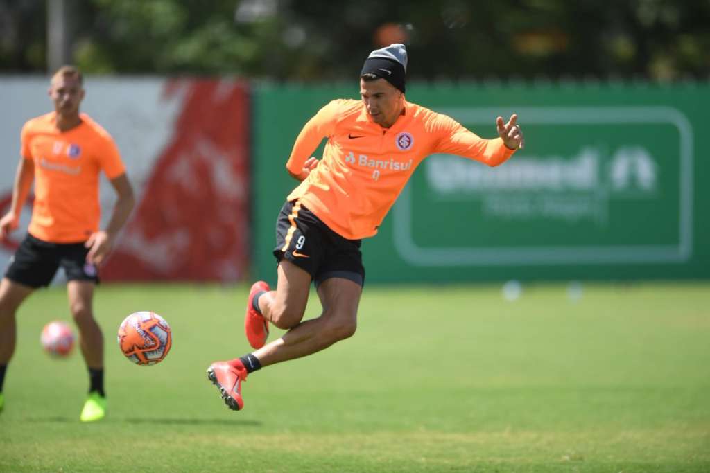 O principal desfalque do time será o uruguaio Nico López, suspenso porque foi expulso na vitória 