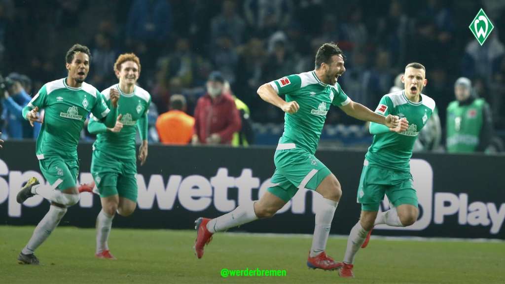 Pizarro marca em empate do Werder Bremen e vira o goleador mais velho