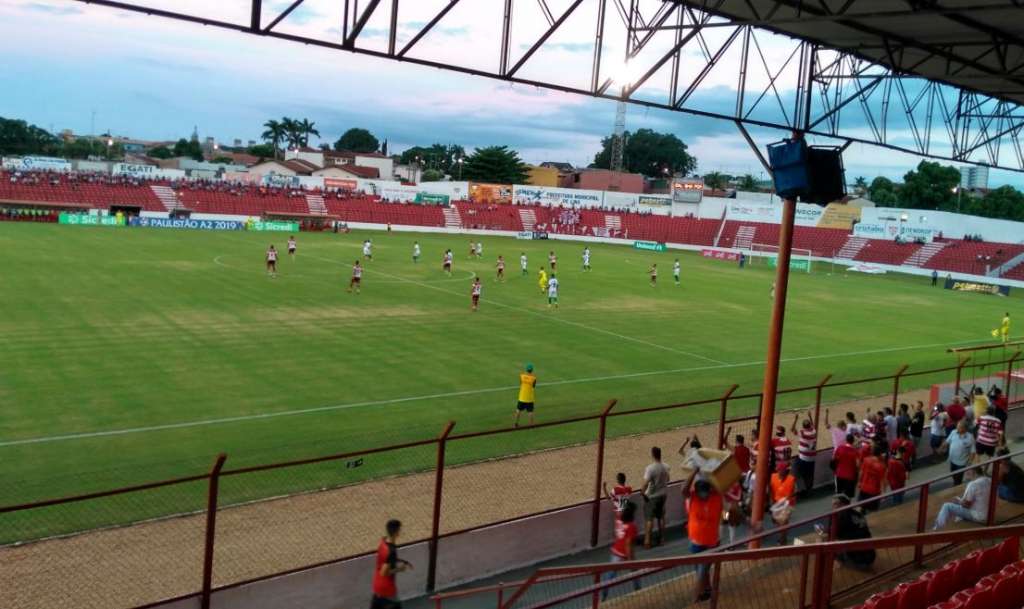 O Linense foi derrotado pelo Rio Claro no Gilberto Siqueira Lopes, em Lins
