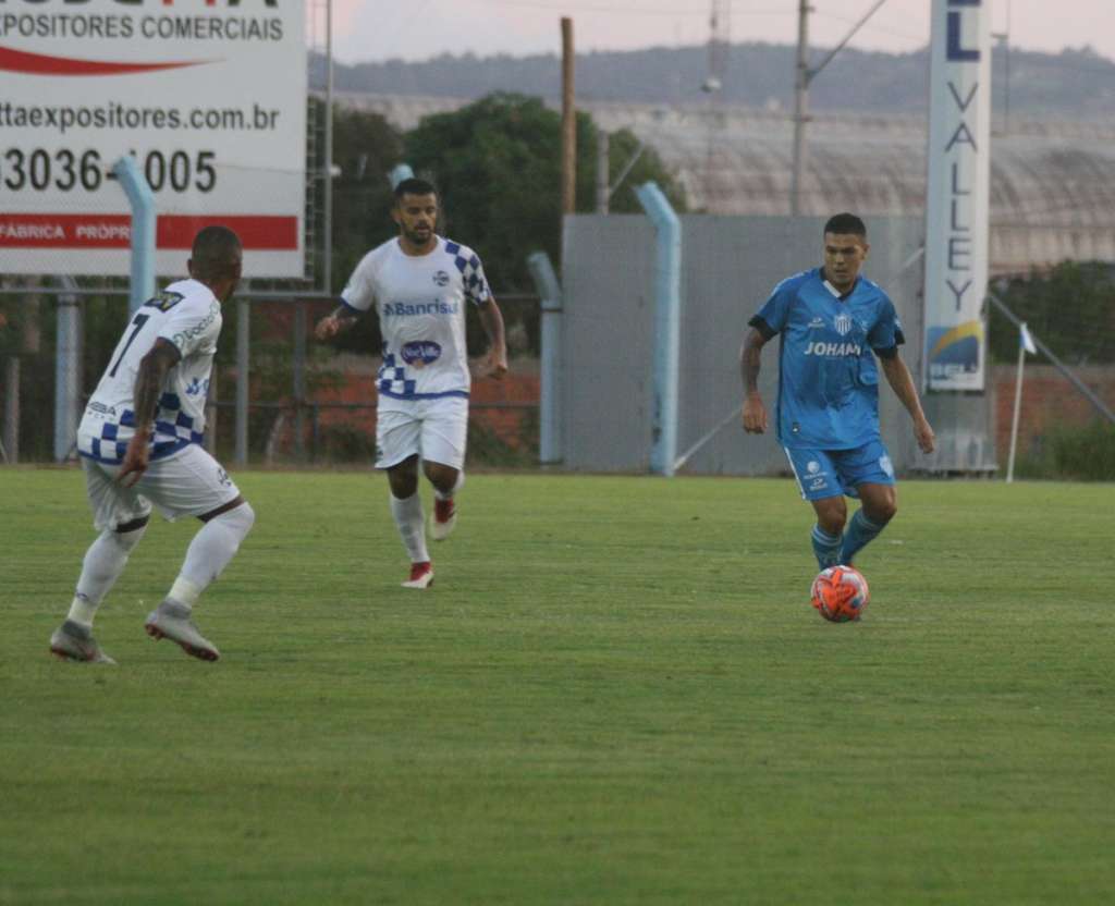 Em casa, Novo Hamburgo e São Luiz voltam a vencer no Campeonato Gaúcho