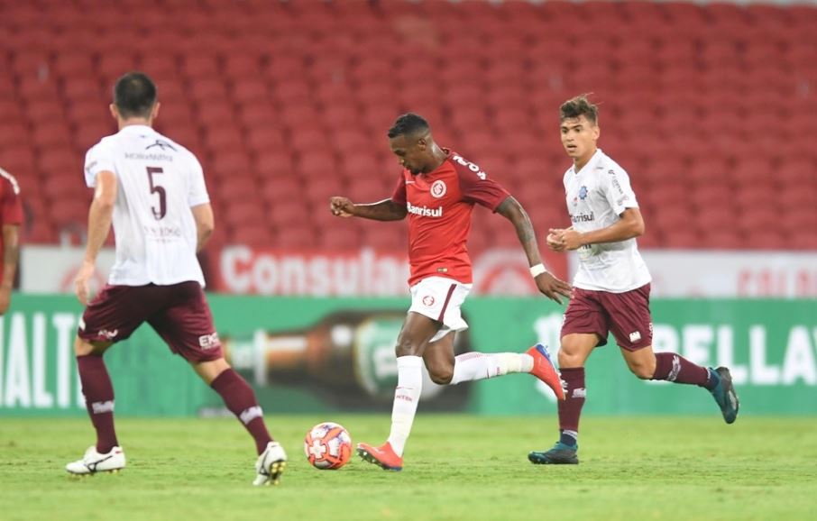 A expulsão de Edenilson por muito pouco não prejudicou o Inter com o Caxias