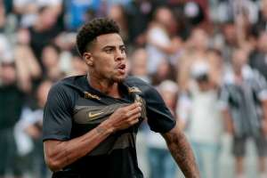 Artilheiro do Corinthians em 2019, Gustavo admite gol sem querer no clássico