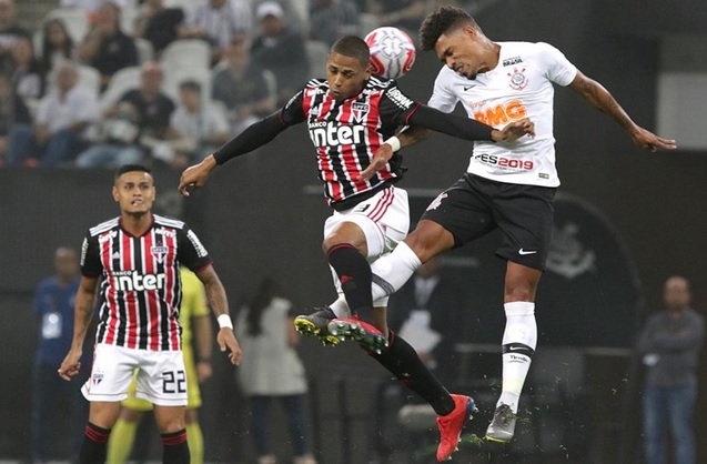 FPF admite erros de árbitro em Corinthians x São Paulo; VAR não evitaria falhas
