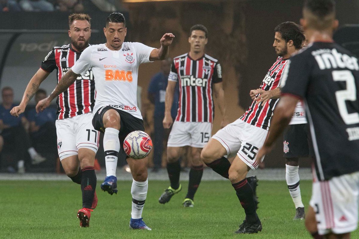 Torcida do São Paulo prepara protesto com ‘abração’ e Morumbizero
