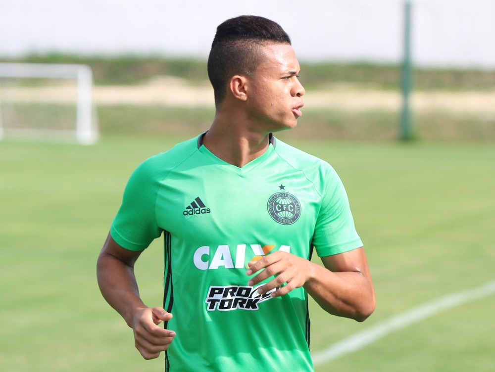 Paranaense: Lateral-direito que ‘sumiu’ em 2018 deixa o Coritiba