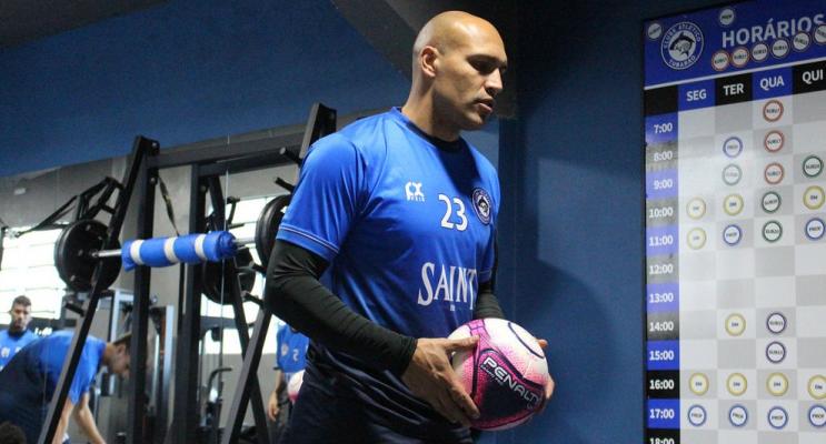 Catarinense: Edno, ex-Corinthians e Lusa, encabeça lista de dispensa do Tubarão