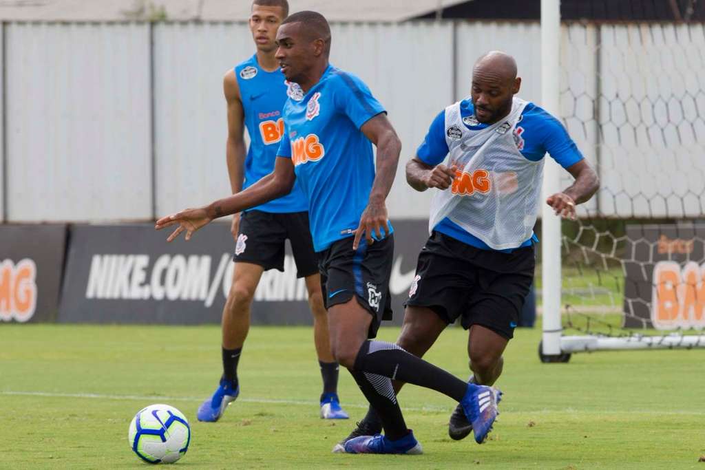 Boselli e Richard se desentendem no treino do Corinthians