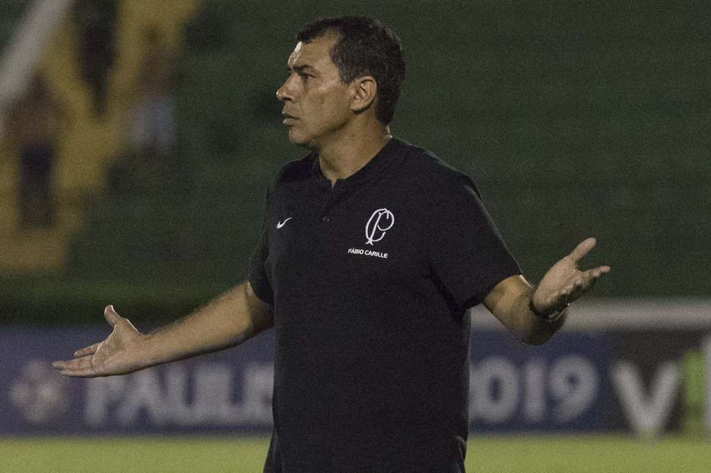 O técnico Fabio Carille vai poder repetir a escalação do Corinthians pela primeira vez na temporada