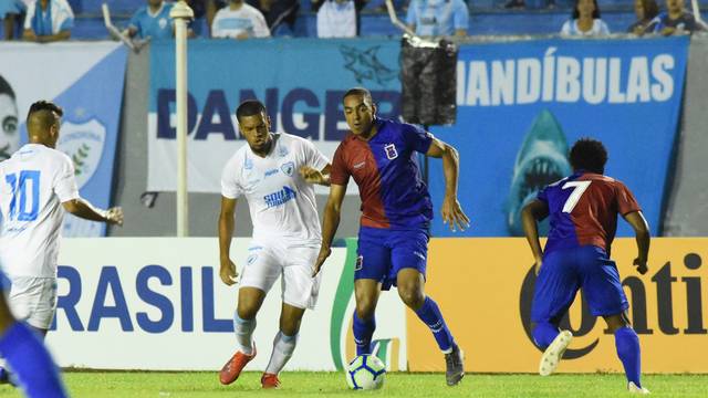 O Paraná foi superior ao Londrina no primeiro tempo e mereceu a vitória parcial (Foto: Gustavo Oliveira/Londrina EC)