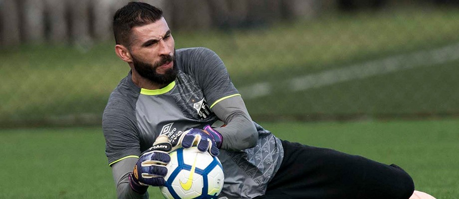 Ídolo santista, Vanderlei foge de polêmica: ‘Goleiro tem de ser bom com as mãos’
