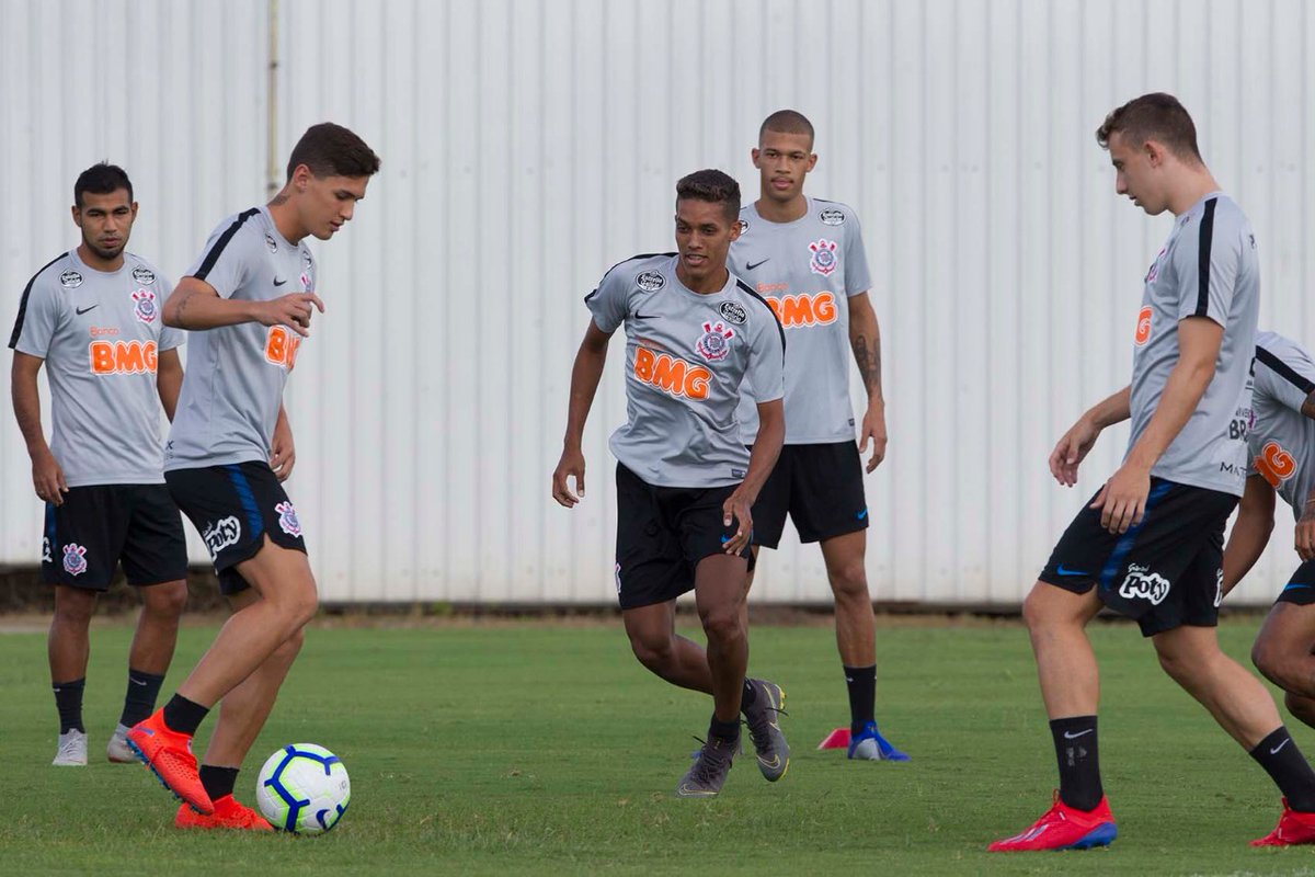 Corinthians e Vasco tentam evitar sustos na 2ª fase da Copa do Brasil