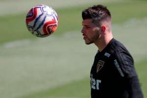 Com Volpi em xeque, São Paulo sofre para emplacar 5º goleiro da era pós-Ceni
