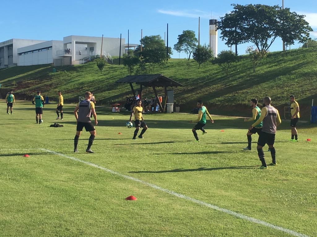 Técnico do Criciúma confirma retornos, mas faz mistério para jogo contra Oeste