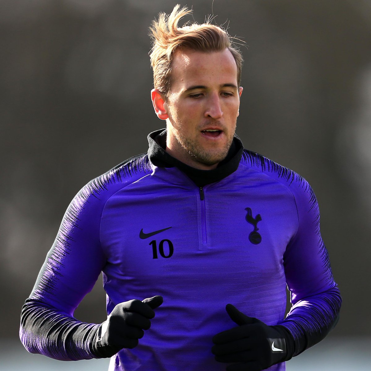 Inglês: Recuperado, Kane treina e pode reforçar Tottenham após 40 dias fora