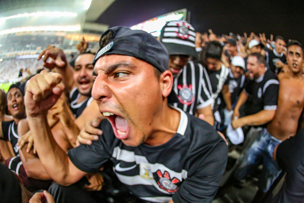 Torcedores do Corinthians prometem ‘invadir’ estádio com torcida única