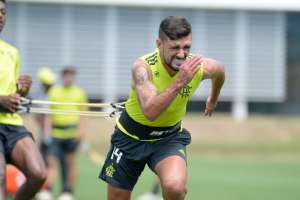 Carioca: Vilão na final da Taça Guanabara, uruguaio deve ser titular no Flamengo