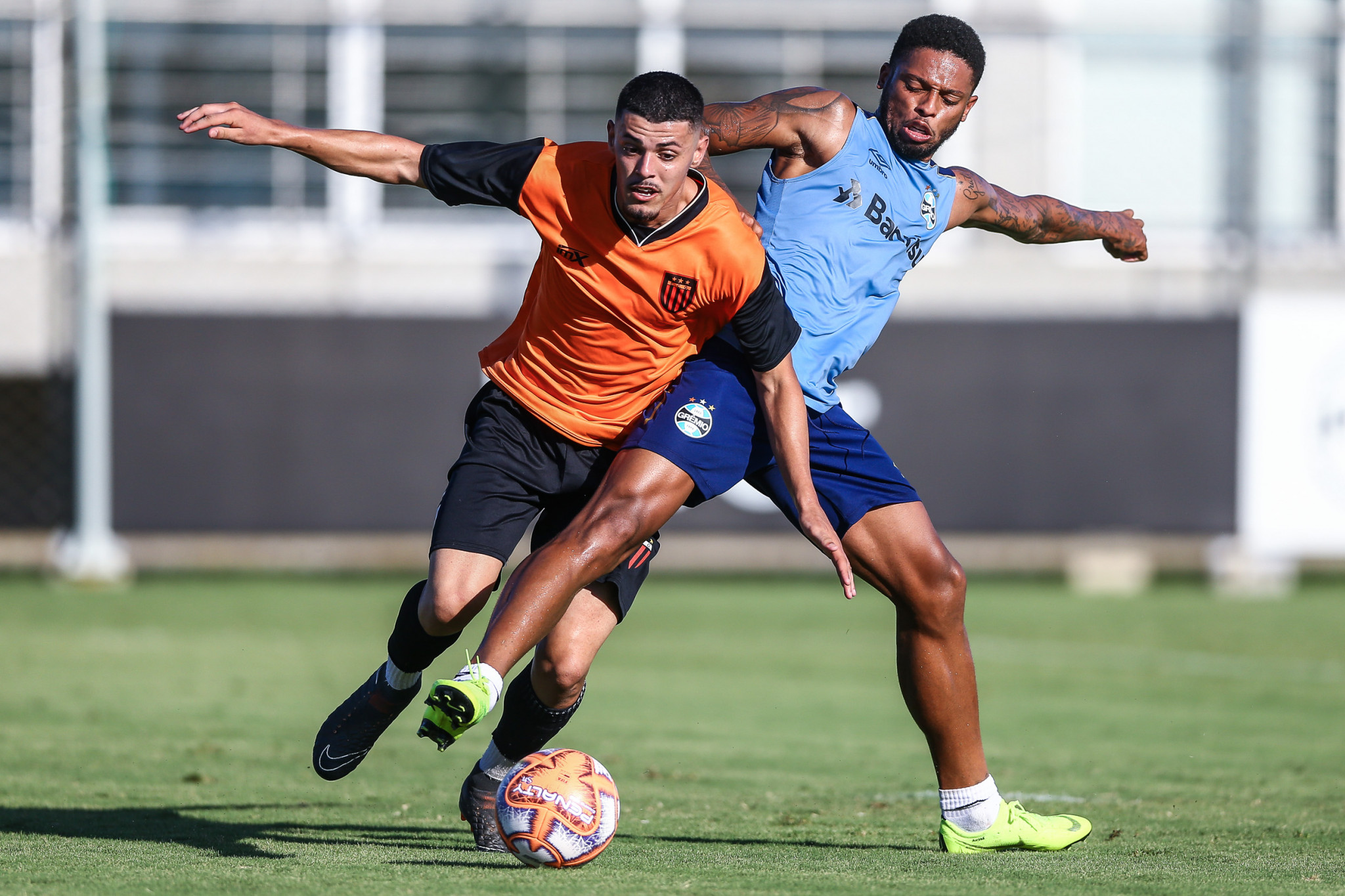 Com 4 gols de André, Grêmio faz 10 a 1 em jogo-treino; Tardelli treina com bola