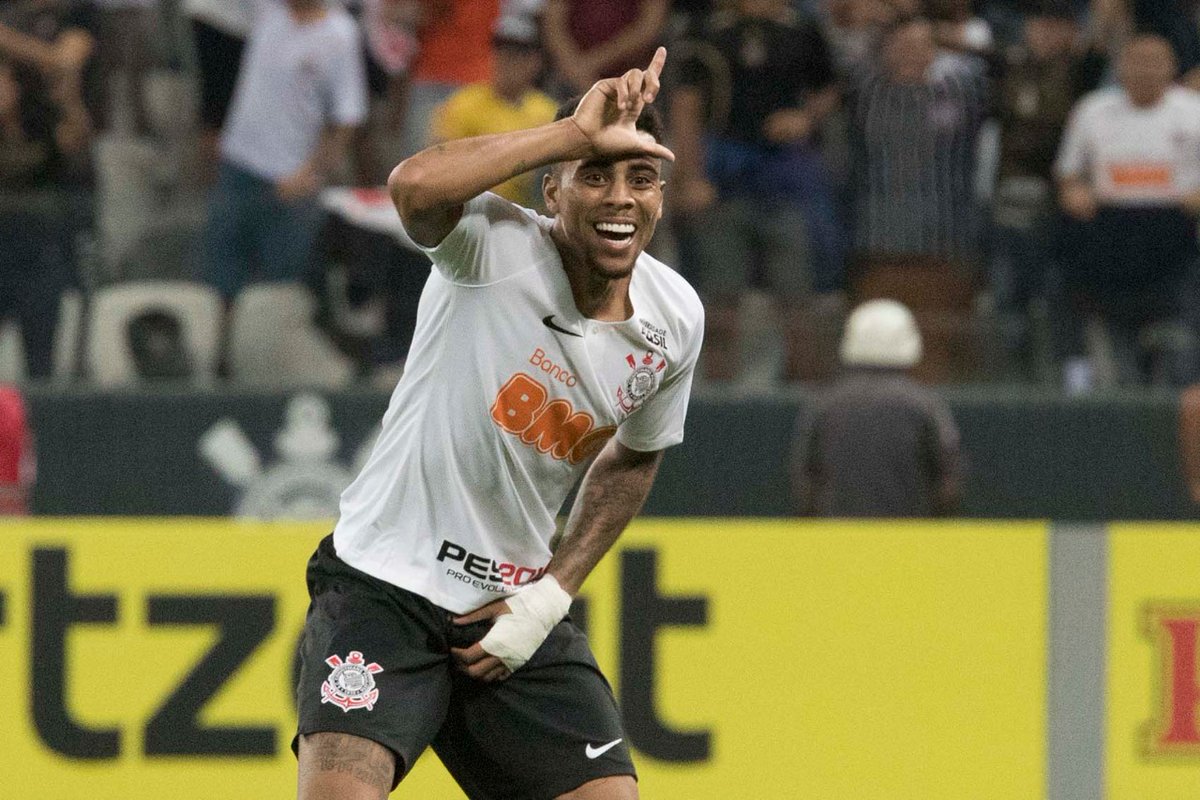 Corinthians sofre contra o Avenida, mas avança na Copa do Brasil