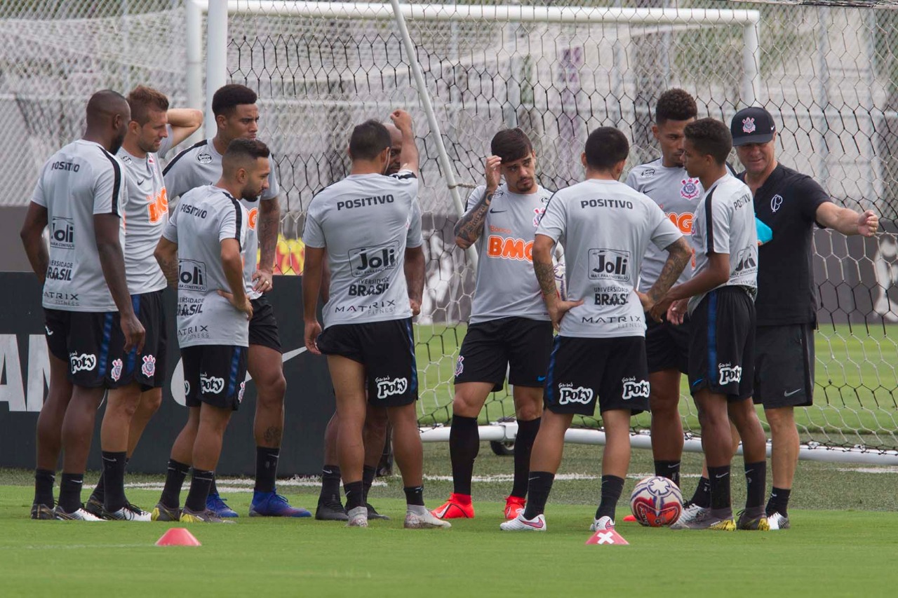 Paulistão: Com muitas mudanças, Carille esconde escalação do Corinthians