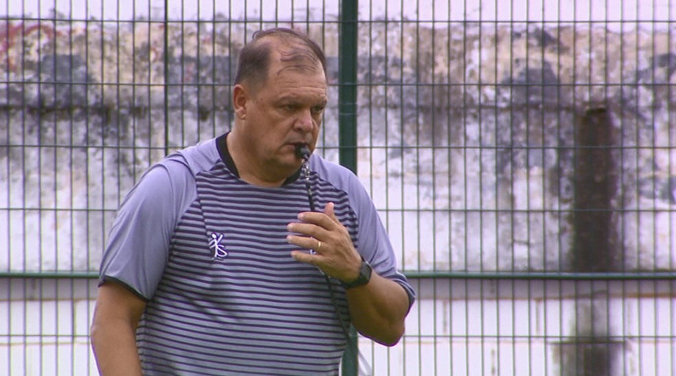 Paulista A3: Técnico do Comercial chora e diz que recebeu proposta para sair