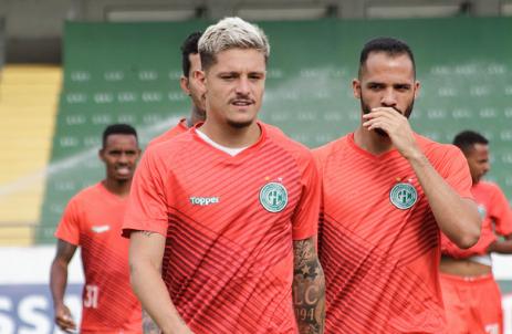 Lucas Crispim vinha sendo titular do Bugre no Estadual