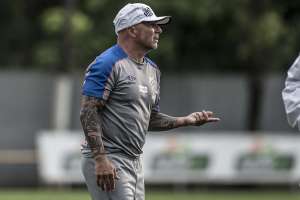 Paulistão: Sampaoli exalta valentia dos jovens do Santos: 'Não sentiram peso do clássico'