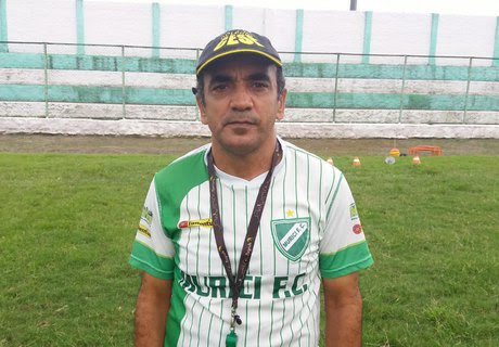 Ex-ponta do Botafogo e Santos é anunciado em time modesto do Tocantins