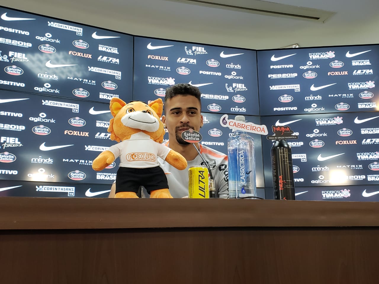 Fluminense confirma empréstimo de Léo Santos, do Corinthians