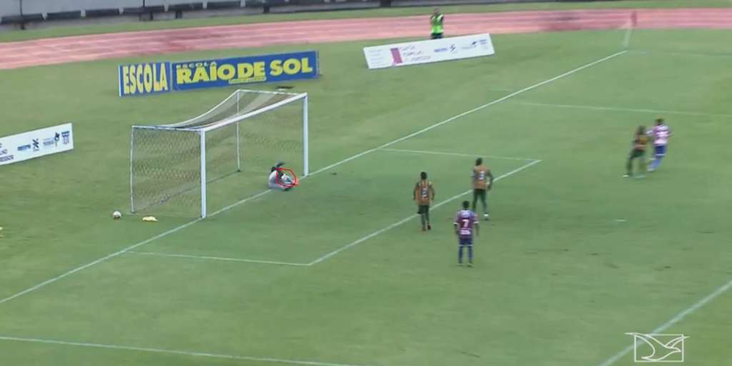Gol do Maranhão não marcado pela auxiliar Adriana Oliveira. Reprodução TV Mirante 
