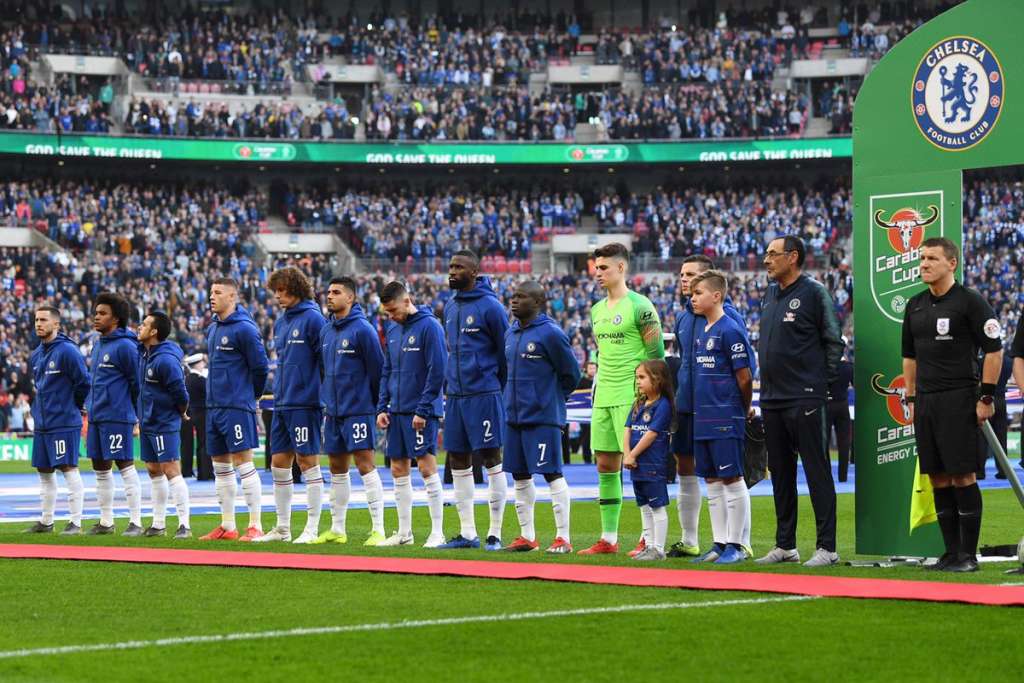 Copa da Liga Inglesa: Após polêmica, goleiro Kepa pede desculpas a Maurizio Sarri, técnico do Chelsea