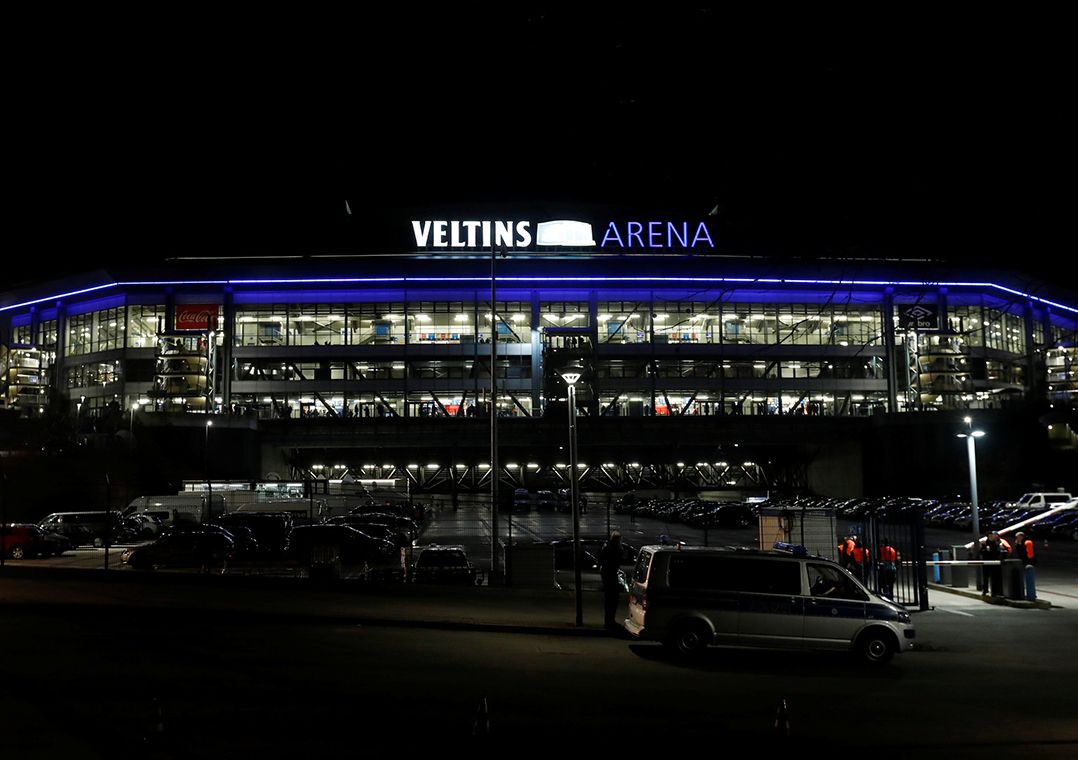 Polícia prende torcedor do Schalke acusado de deixar fã do City em estado crítico