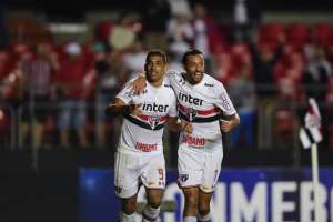 Fluminense pode aumentar oferta para contratar Nenê do São Paulo