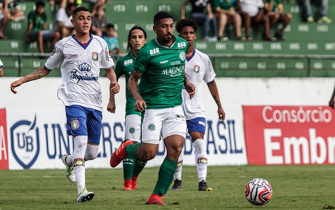 O lateral-direito Léo Príncipe vem sendo bastante regular com a camisa do Guarani