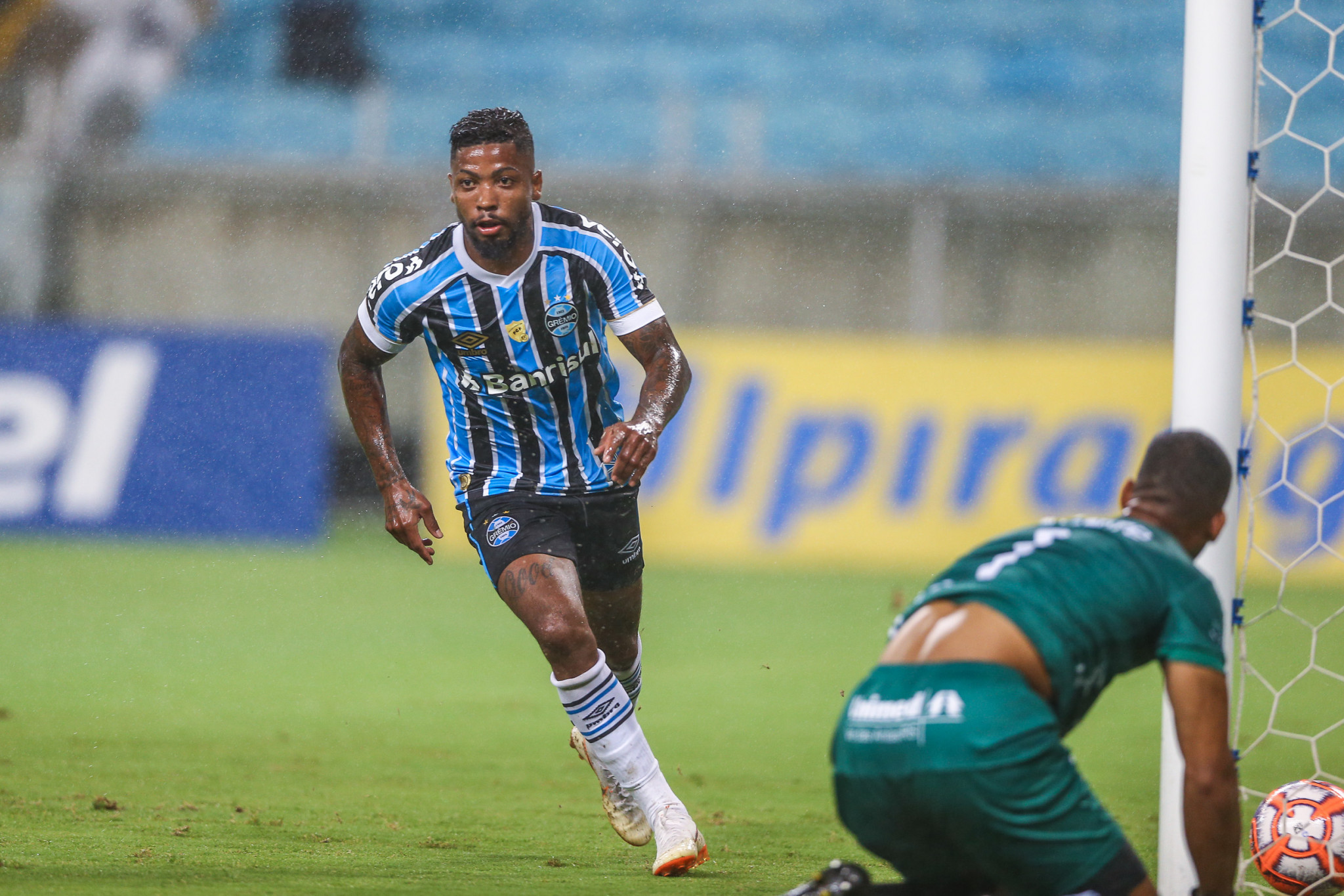 GAÚCHO: Marinho brilha, Grêmio vence Veranópolis e sustenta vantagem