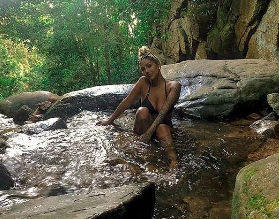 Jornal aponta noite quente entre Neymar e professora brasileira