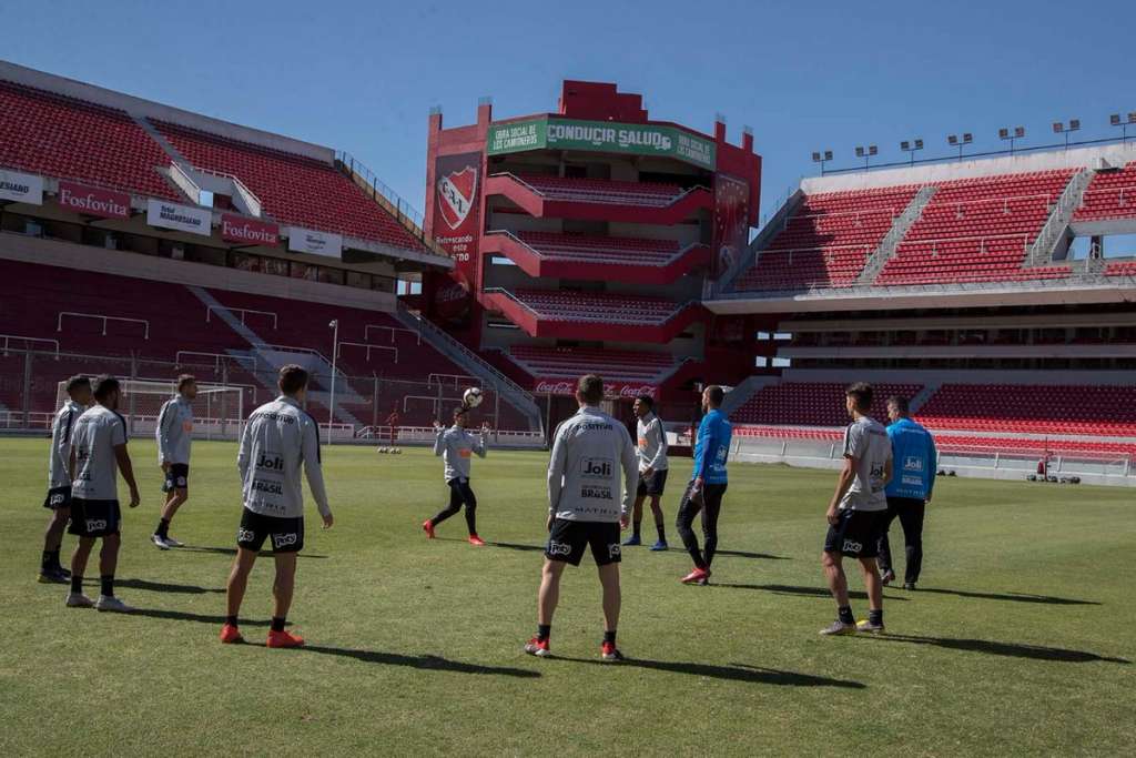 Carille faz mistério sobre substituto de Júnior Urso para duelo na Argentina