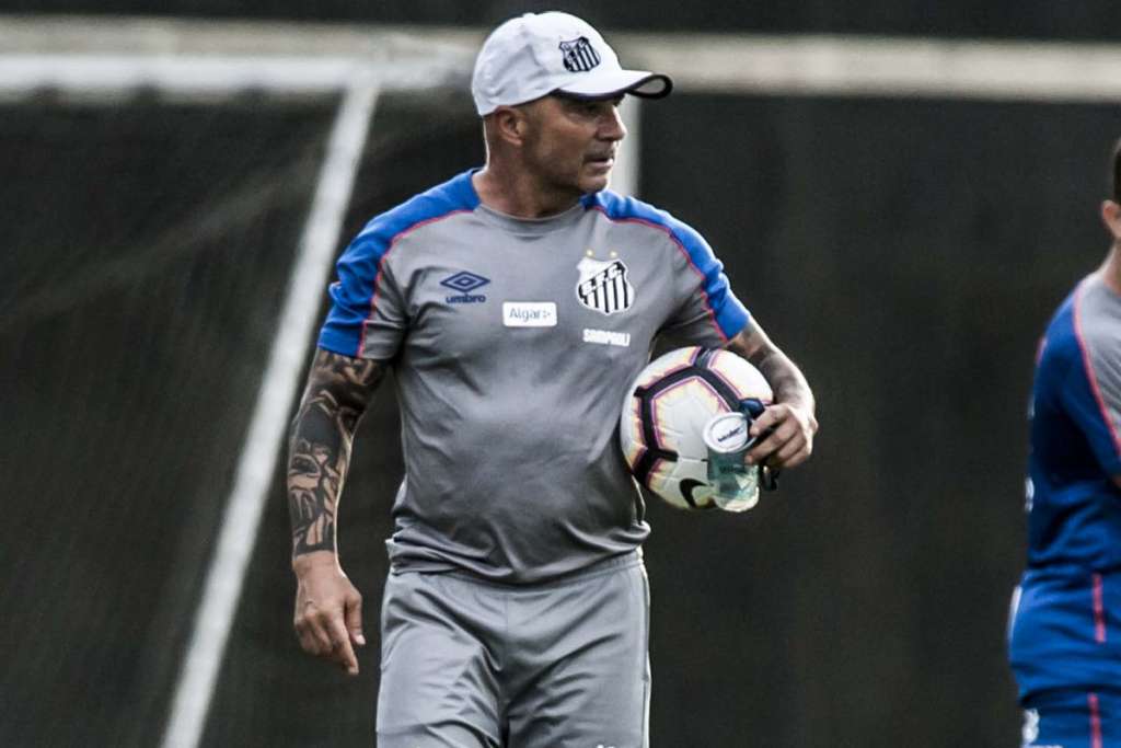 Sampaoli lamenta atuação santista, mas 'culpa' empate na ida por eliminação