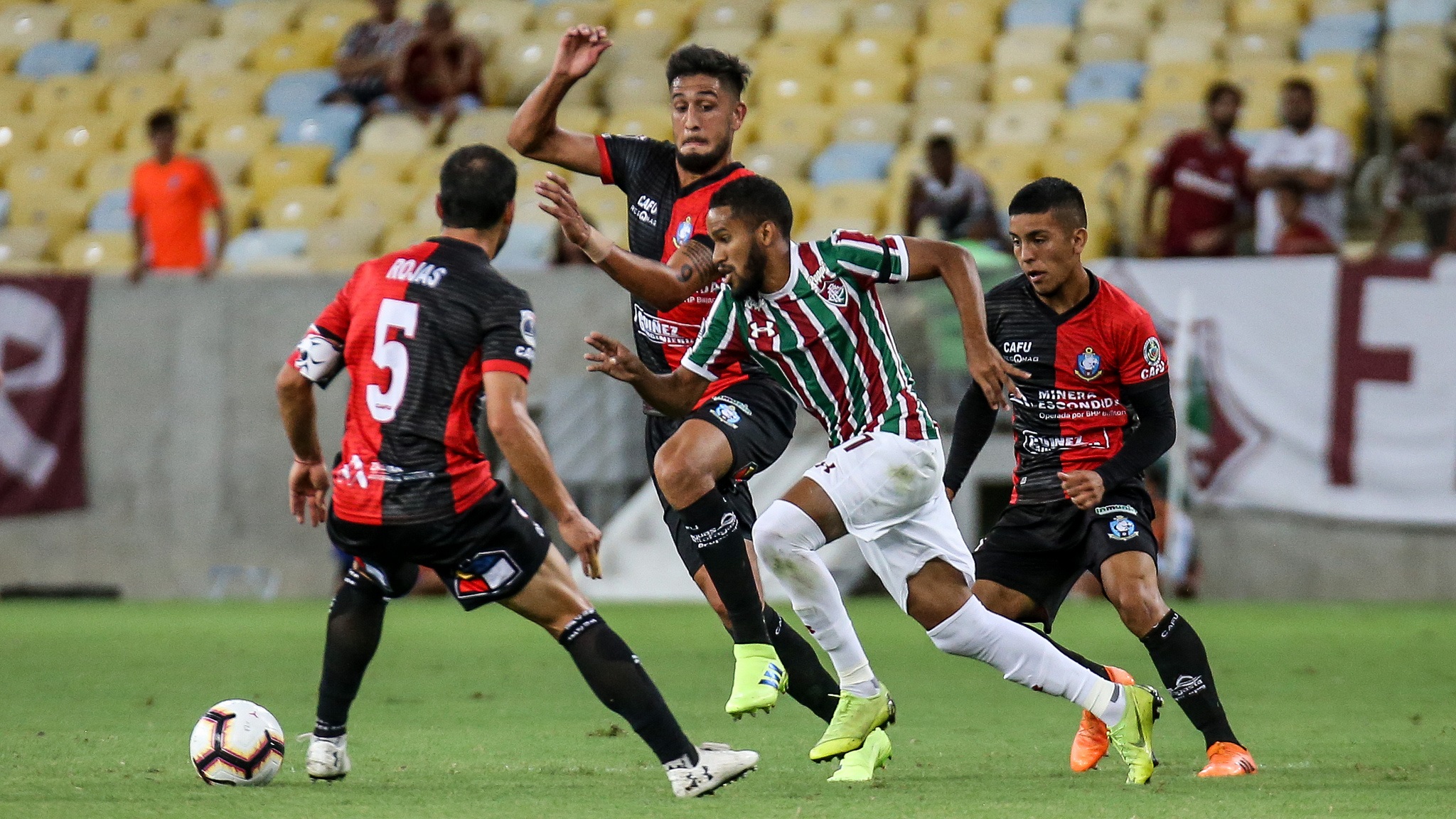 Sul-Americana: Fluminense sofre com retrancas e jejum de Yoni González