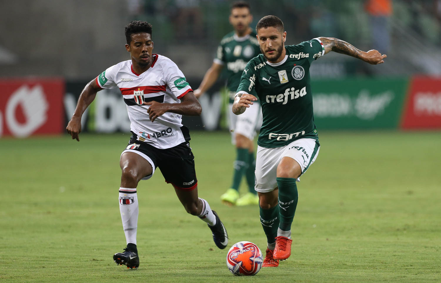 Sport sonha alto e faz investida por Zé Rafael, meia do Palmeiras