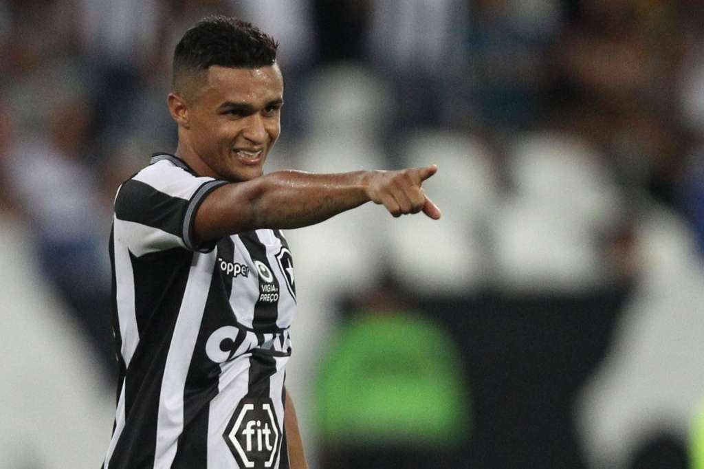 O atacante Erik marcou dois gols na goleada do Botafogo sobre o Cuiabá pela Copa do Brasil